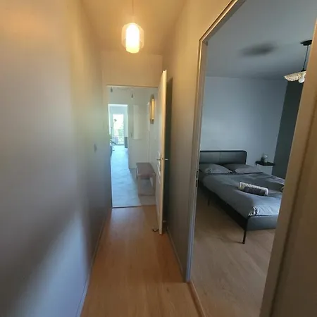 Apartment Bel Contemporain Proche Des Commodites